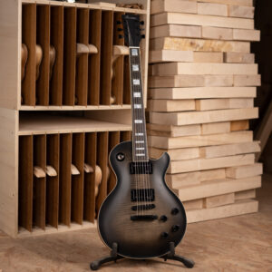 Proposition : Dominante Black Burst Satin