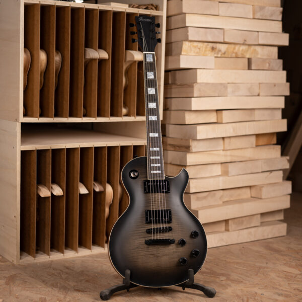 Proposition : Dominante Black Burst Satin