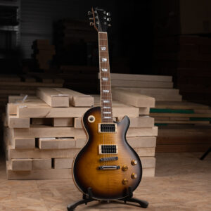 Proposition : Dominante Tobacco Burst Satin
