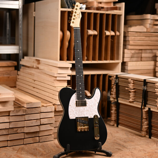 Elégante - Black / Gold Satiné
