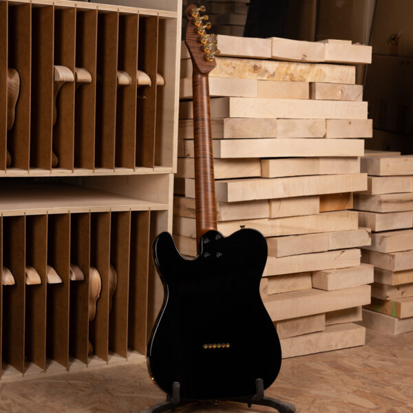 Elégante - Black / Gold – Image 2